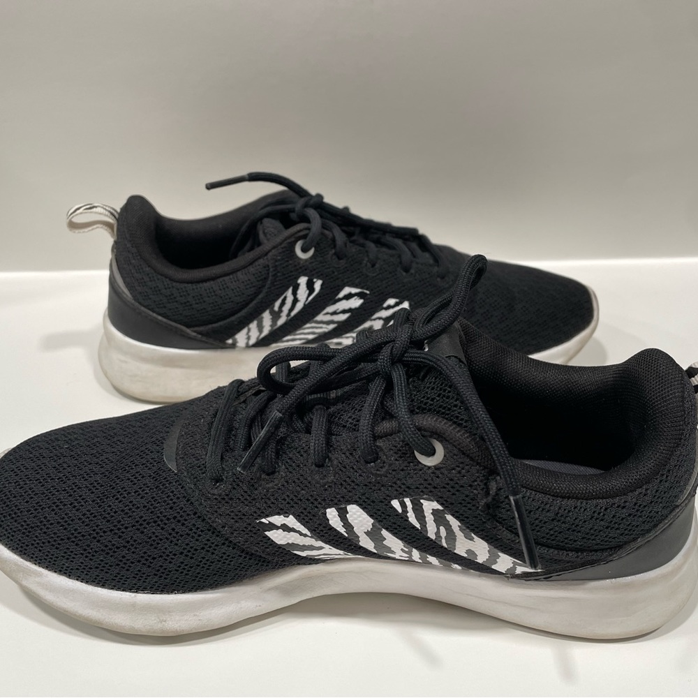 Adidas sneakers size 6